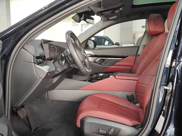 Фото 3 - BMW 5 Series