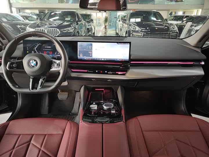 Фото 5 - BMW 5 Series