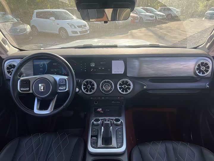 Фото 8 - Tank 300