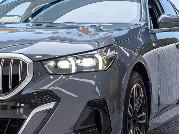 Фото 6 - BMW 5 Series