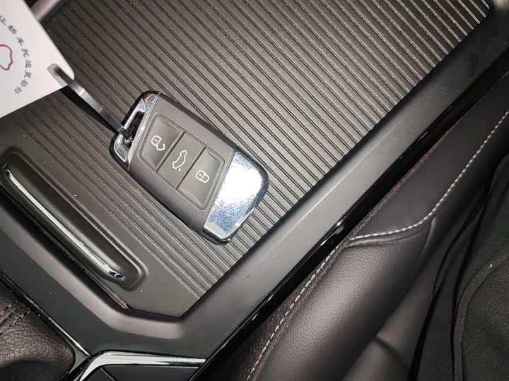 Фото 9 - Volkswagen Passat