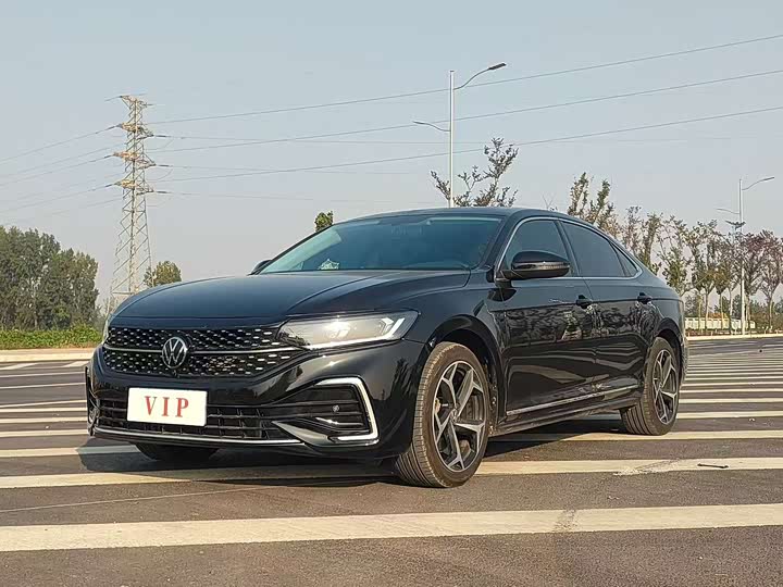 Фото 1 - Volkswagen Passat