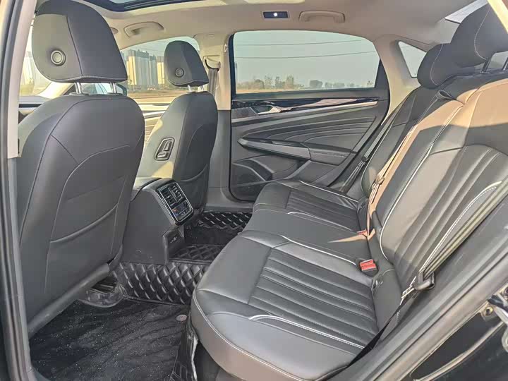 Фото 6 - Volkswagen Passat