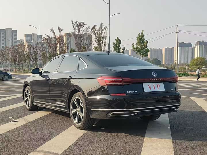 Фото 7 - Volkswagen Passat