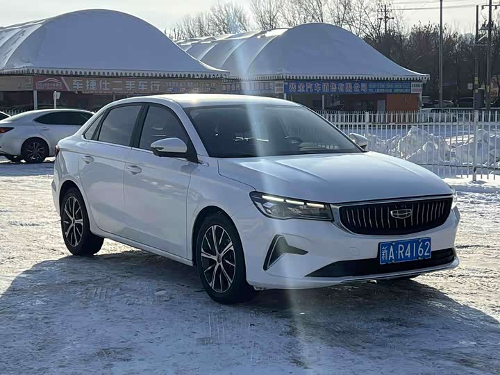 Фото 3 - Geely Emgrand