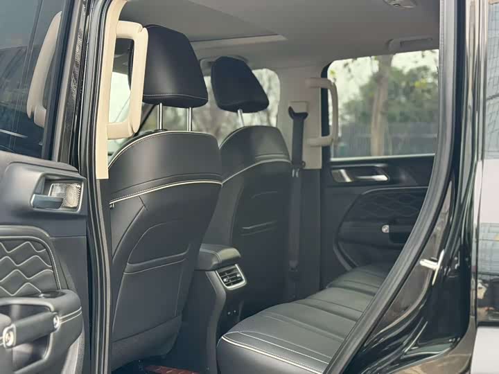 Фото 6 - Tank 300