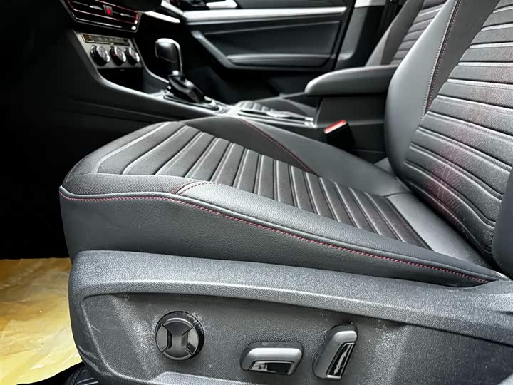 Фото 6 - Volkswagen Lavida