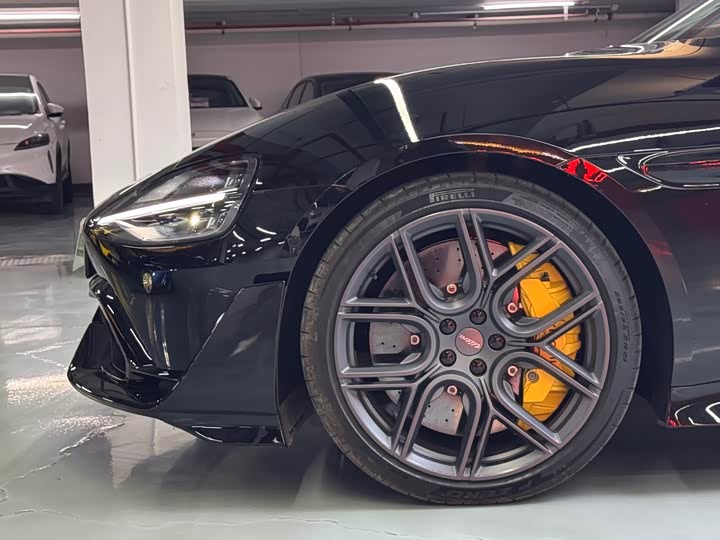 Фото 4 - Xiaomi SU7 Ultra