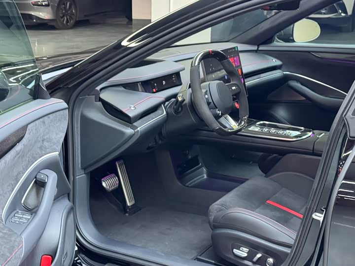 Фото 6 - Xiaomi SU7 Ultra