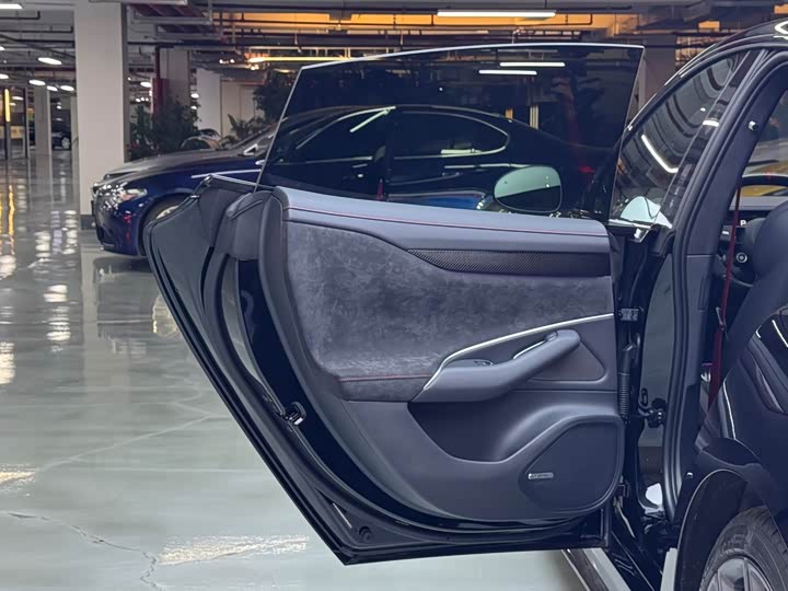 Фото 7 - Xiaomi SU7 Ultra