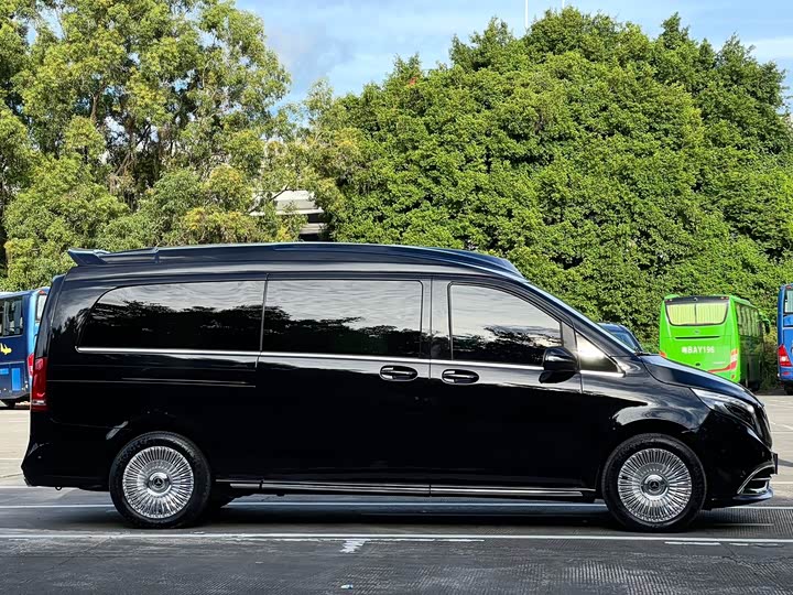 Фото 5 - Mercedes-Benz V-Class