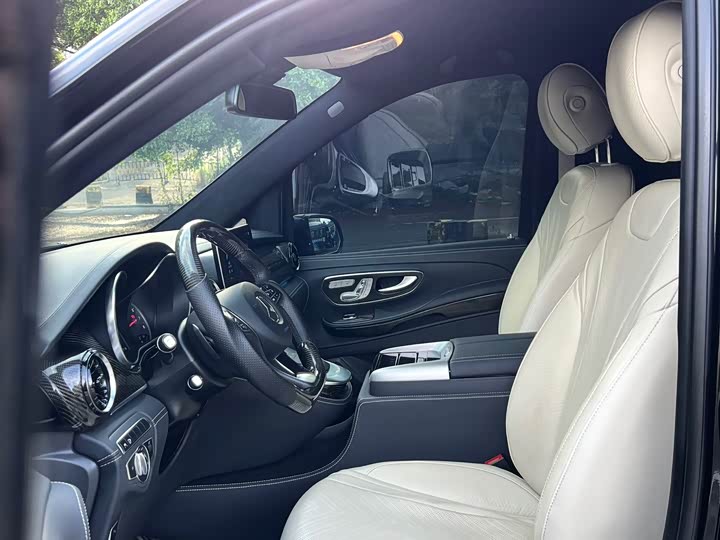 Фото 6 - Mercedes-Benz V-Class