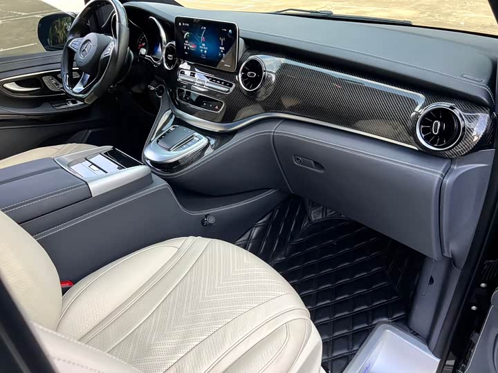 Фото 9 - Mercedes-Benz V-Class