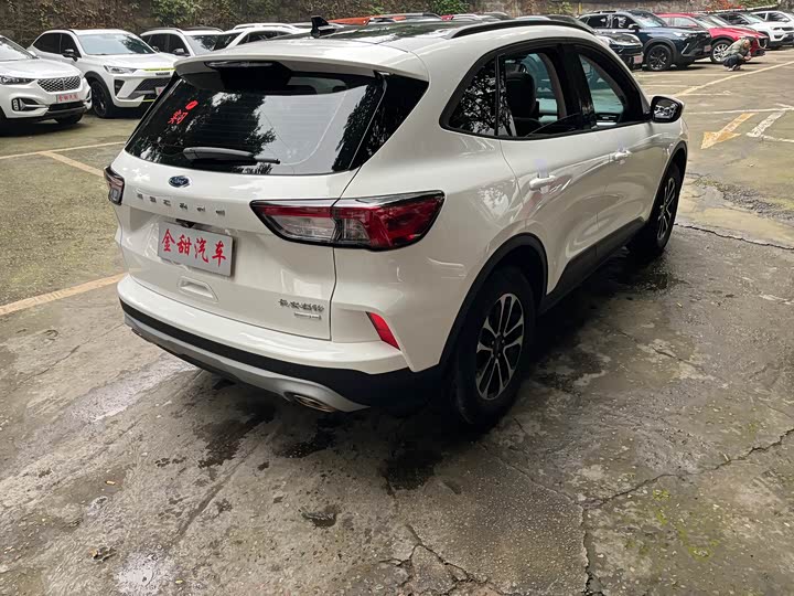 Фото 6 - Ford Escape