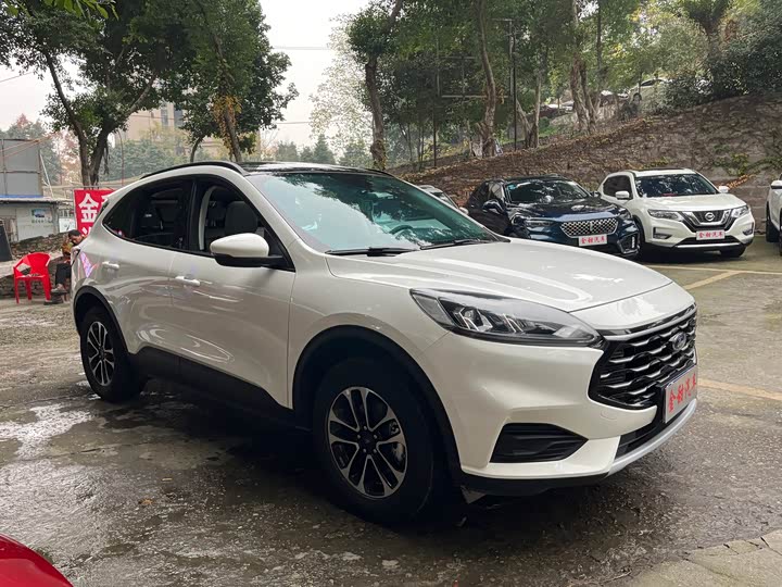 Фото 7 - Ford Escape