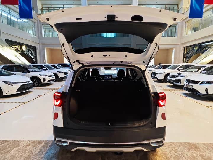 Фото 9 - Kia KX3