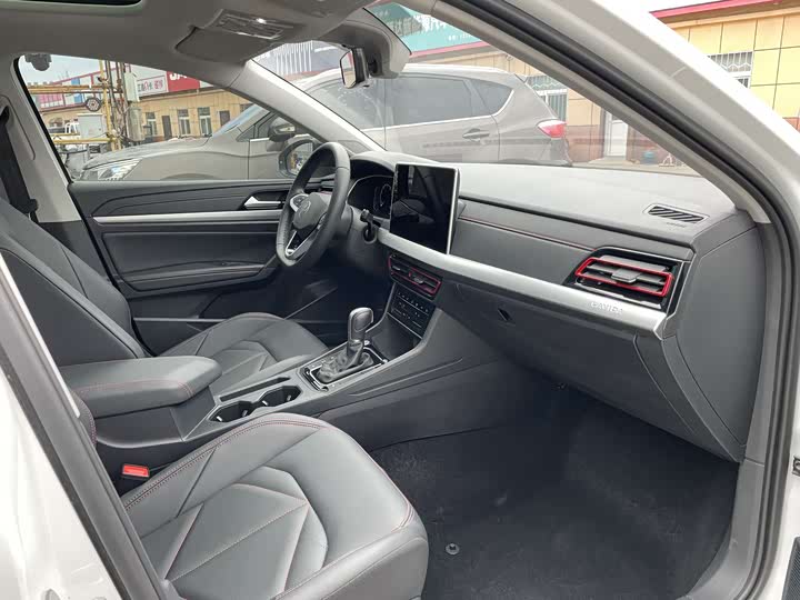 Фото 9 - Volkswagen Lavida