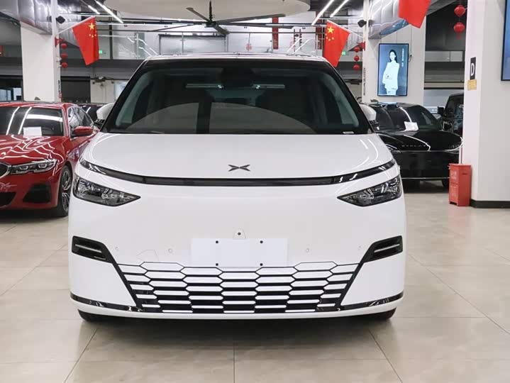 Фото 2 - XPeng X9