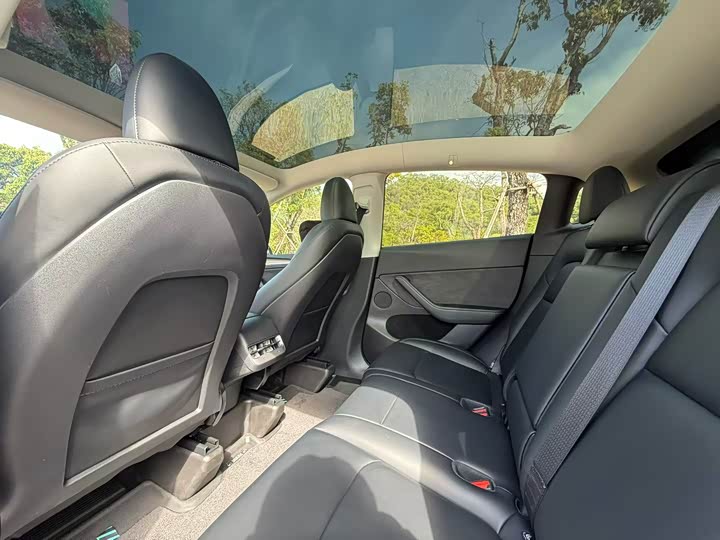 Фото 6 - Tesla Model Y