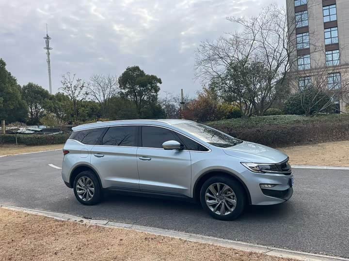 Фото 3 - Geely Jiaji