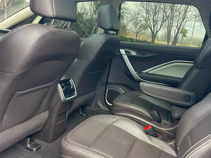 Фото 6 - Geely Jiaji