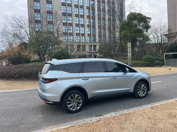 Фото 9 - Geely Jiaji