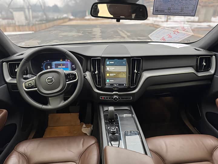 Фото 9 - Volvo XC60
