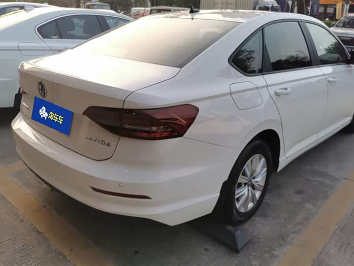 Фото 3 - Volkswagen Lavida