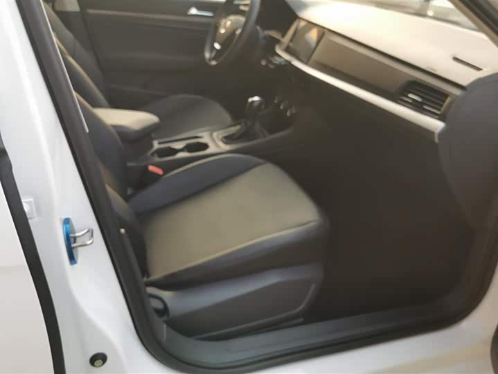 Фото 8 - Volkswagen Lavida