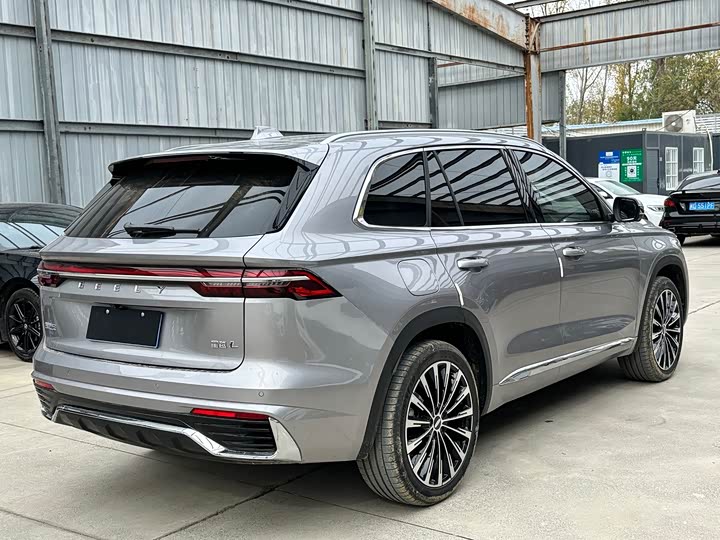 Фото 9 - Geely Monjaro