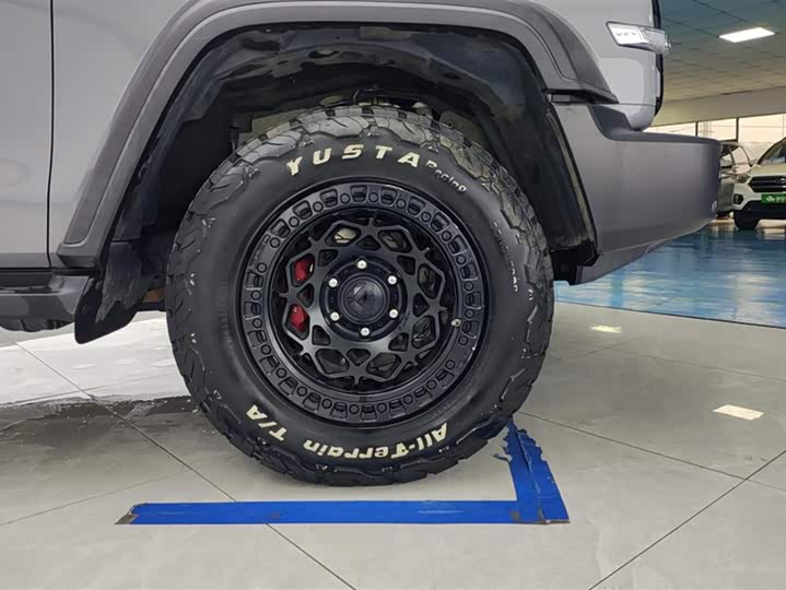 Фото 6 - Tank 300