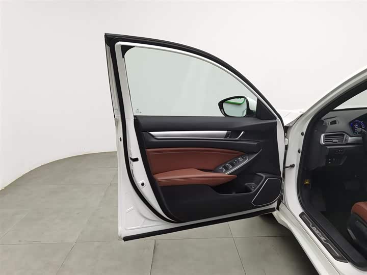 Фото 8 - Honda Inspire