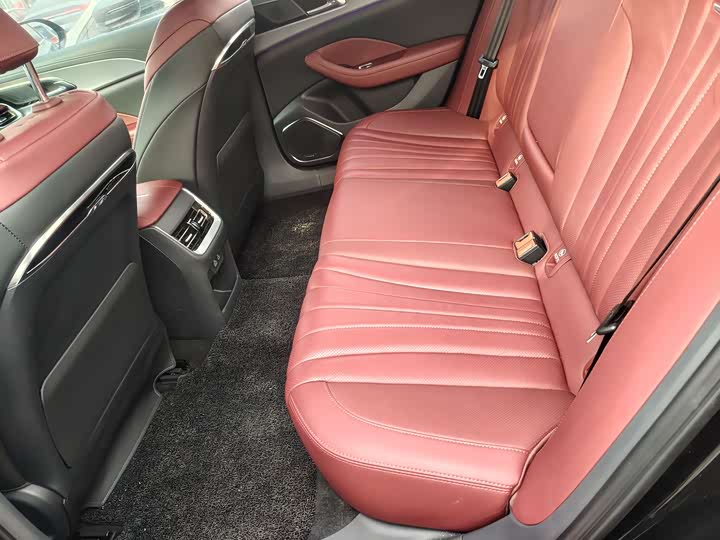 Фото 8 - Hongqi H5