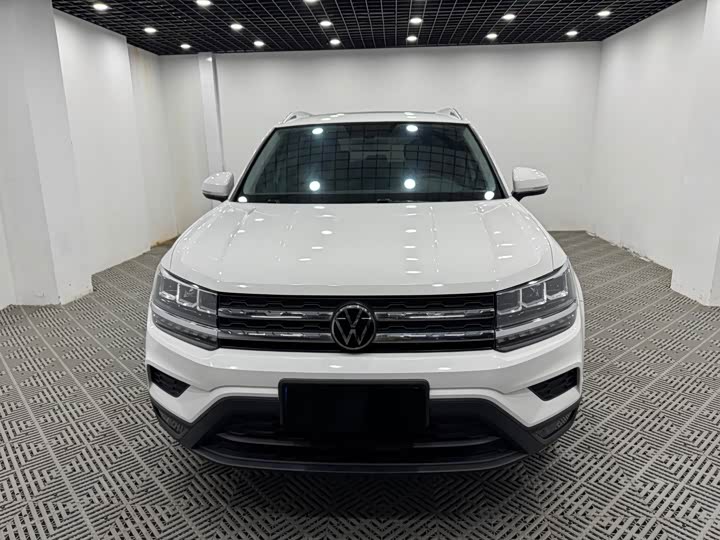 Фото 2 - Volkswagen Tharu