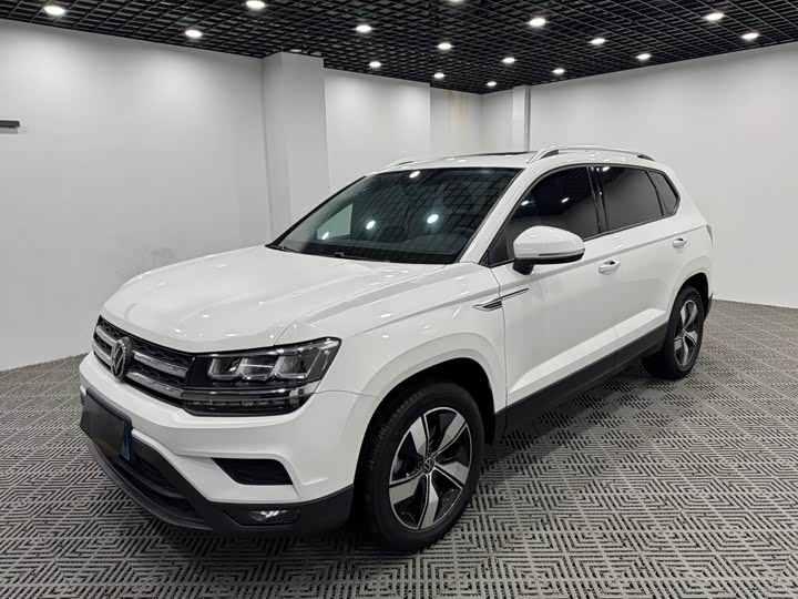 Фото 3 - Volkswagen Tharu