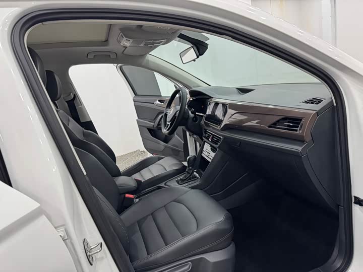 Фото 4 - Volkswagen Tharu