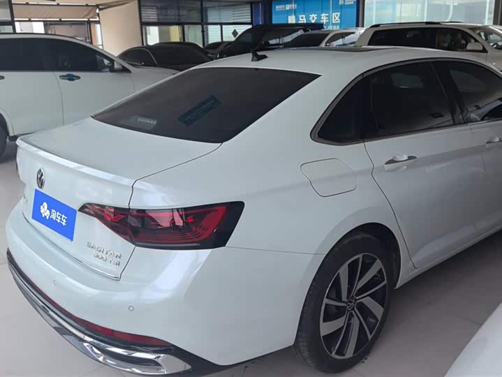 Фото 3 - Volkswagen Sagitar L