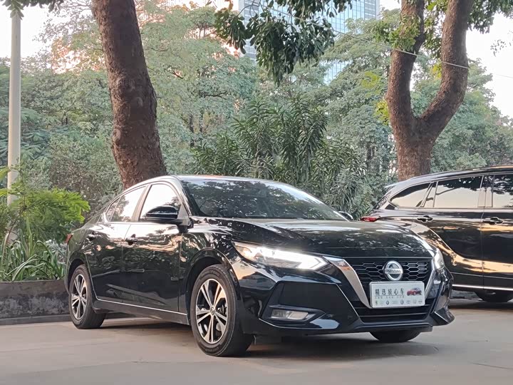 Фото 2 - Nissan Sylphy