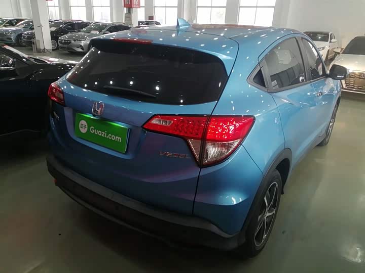 Фото 7 - Honda Vezel