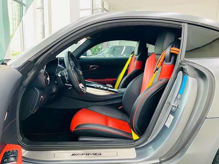 Фото 7 - Mercedes-Benz AMG GT