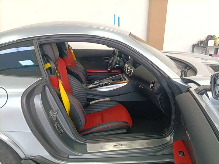 Фото 9 - Mercedes-Benz AMG GT