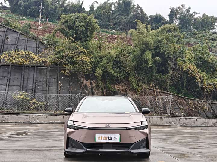 Фото 2 - Toyota bZ3