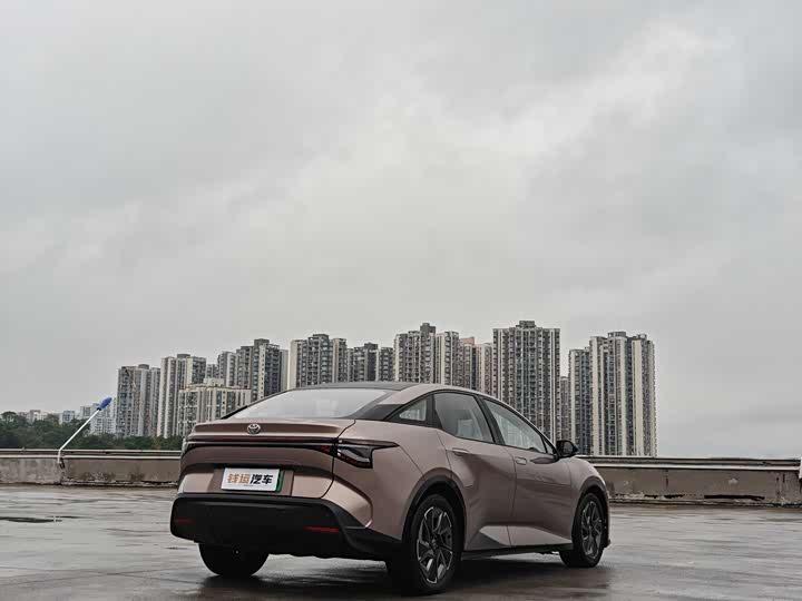 Фото 3 - Toyota bZ3