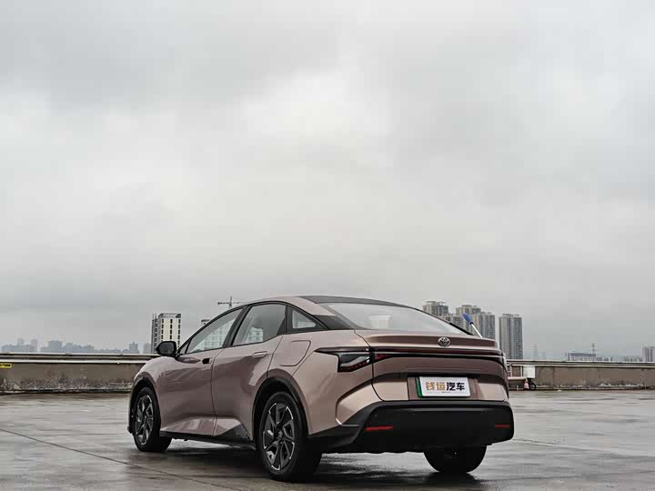 Фото 8 - Toyota bZ3