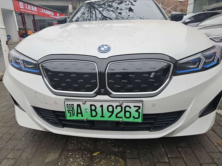 Фото 2 - BMW i3