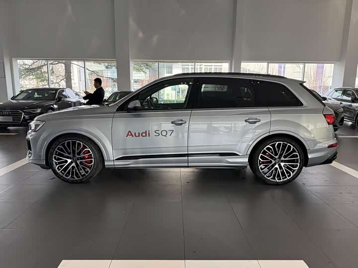 Фото 4 - Audi SQ7