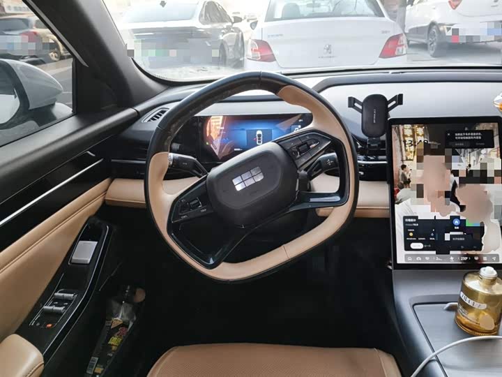 Фото 3 - Geely Galaxy L6