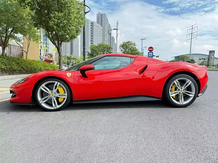 Фото 3 - Ferrari 296