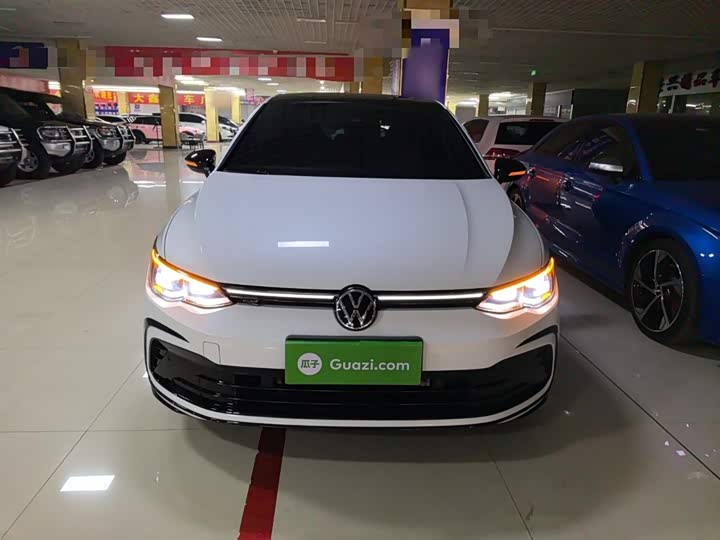 Фото 3 - Volkswagen Golf