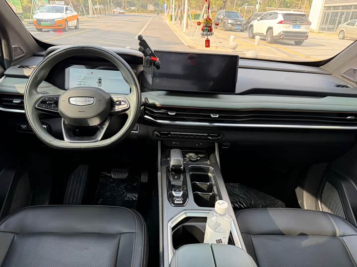 Фото 4 - Geely Okavango L